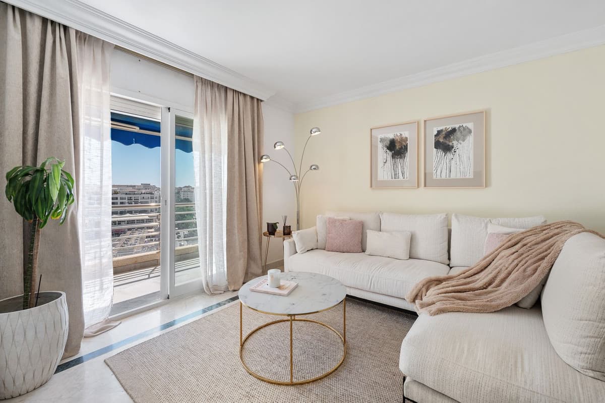 Middle Floor Apartment in Puerto Banús — photo 9 of 10