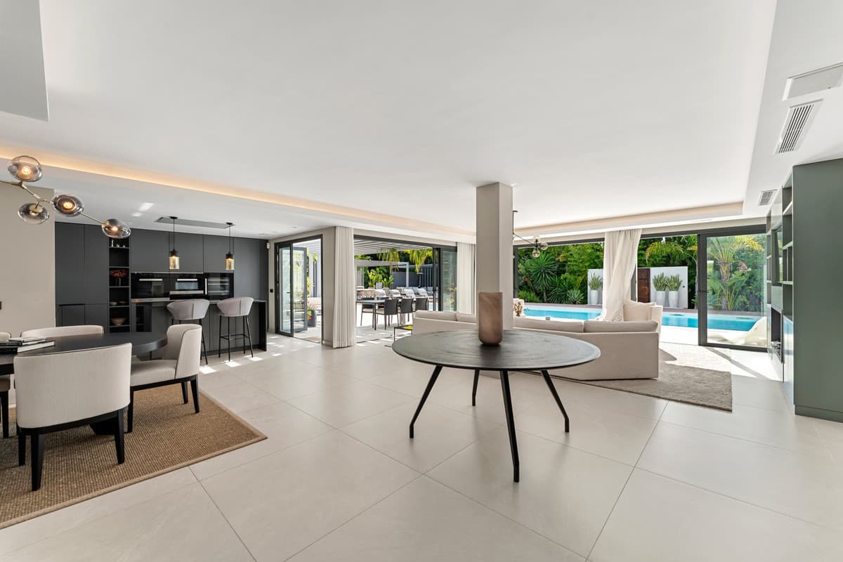 Detached Villa in Las Brisas — photo 5 of 10