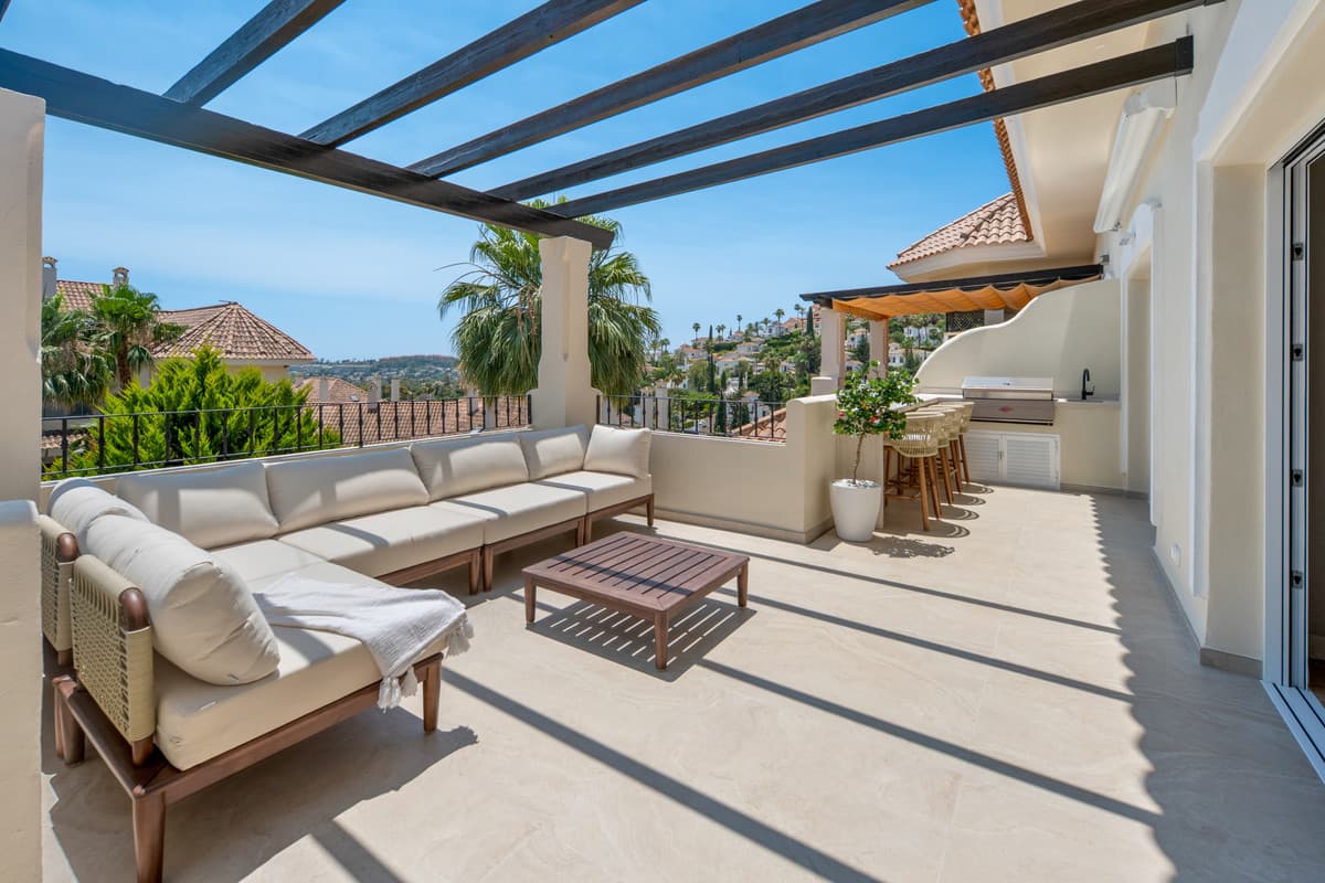 Penthouse Duplex in Nueva Andalucía — photo 5 of 10