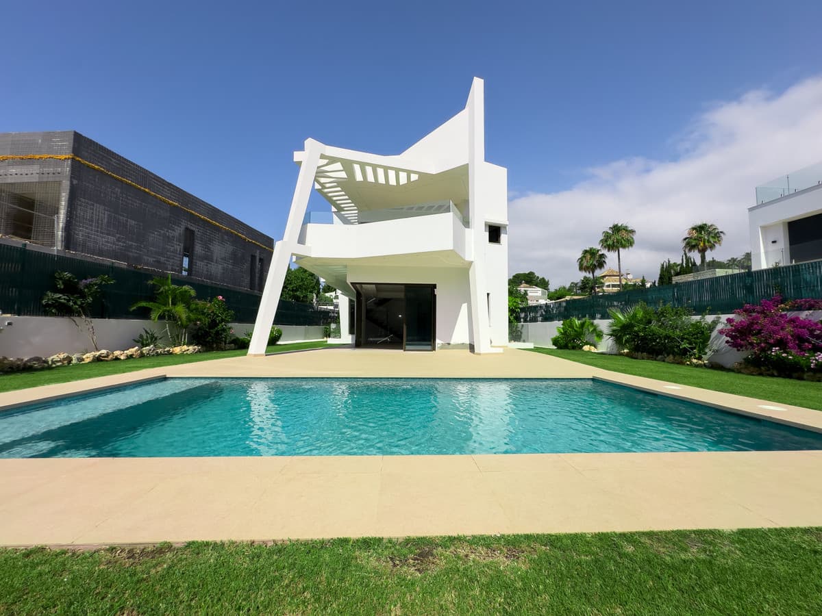 Detached Villa in Estepona — photo 3 of 10