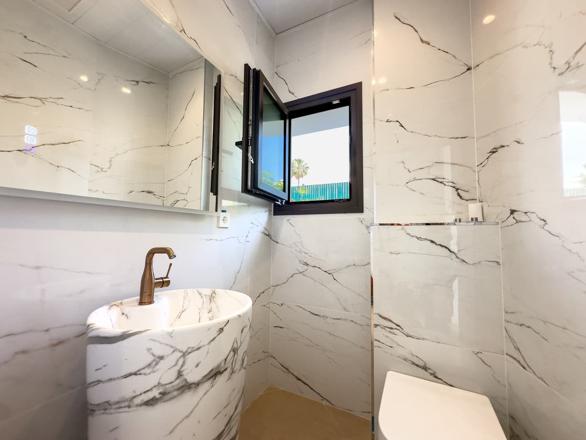 Detached Villa in Estepona — photo 9 of 10