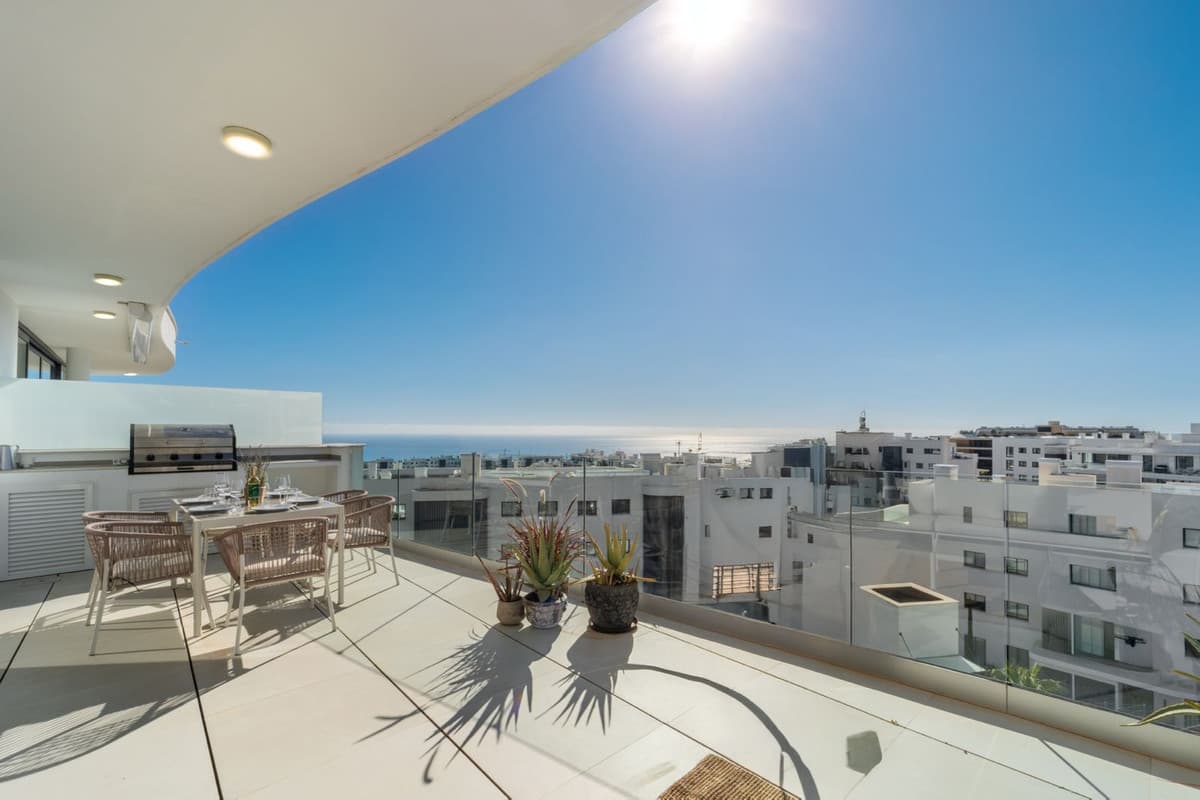 Middle Floor Apartment in Fuengirola — photo 3 of 10