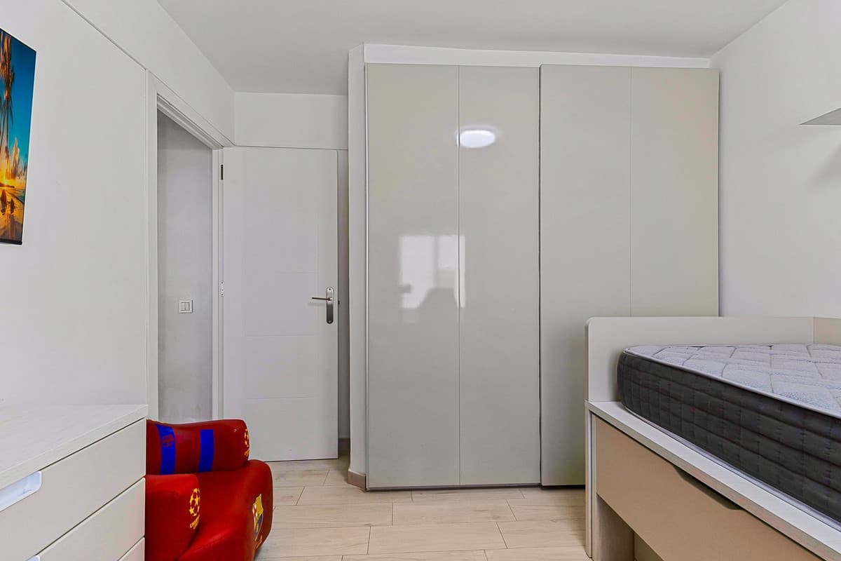 Top Floor Apartment in La Cala de Mijas — photo 7 of 10