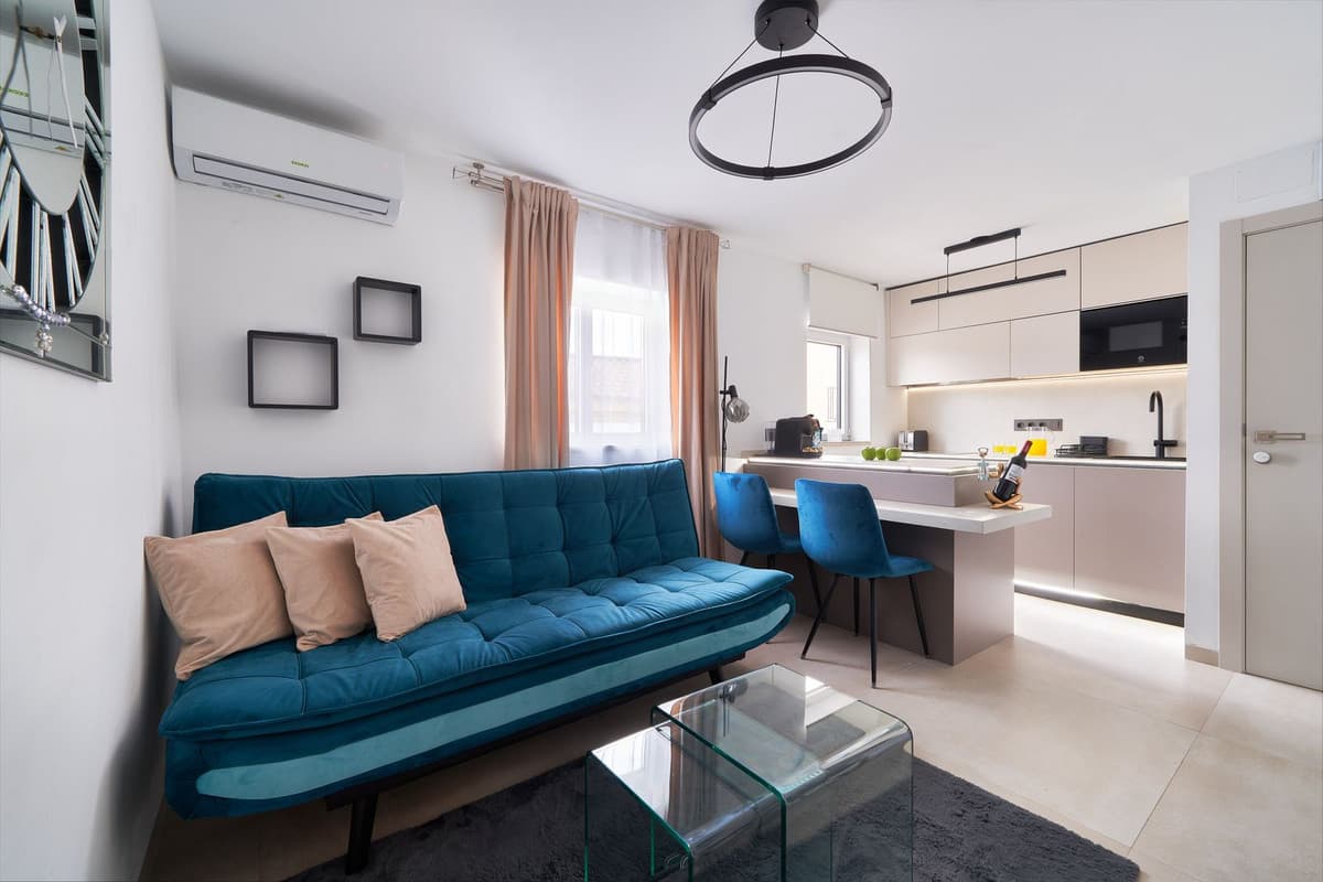 Middle Floor Apartment in Marbella — photo 1 of 10