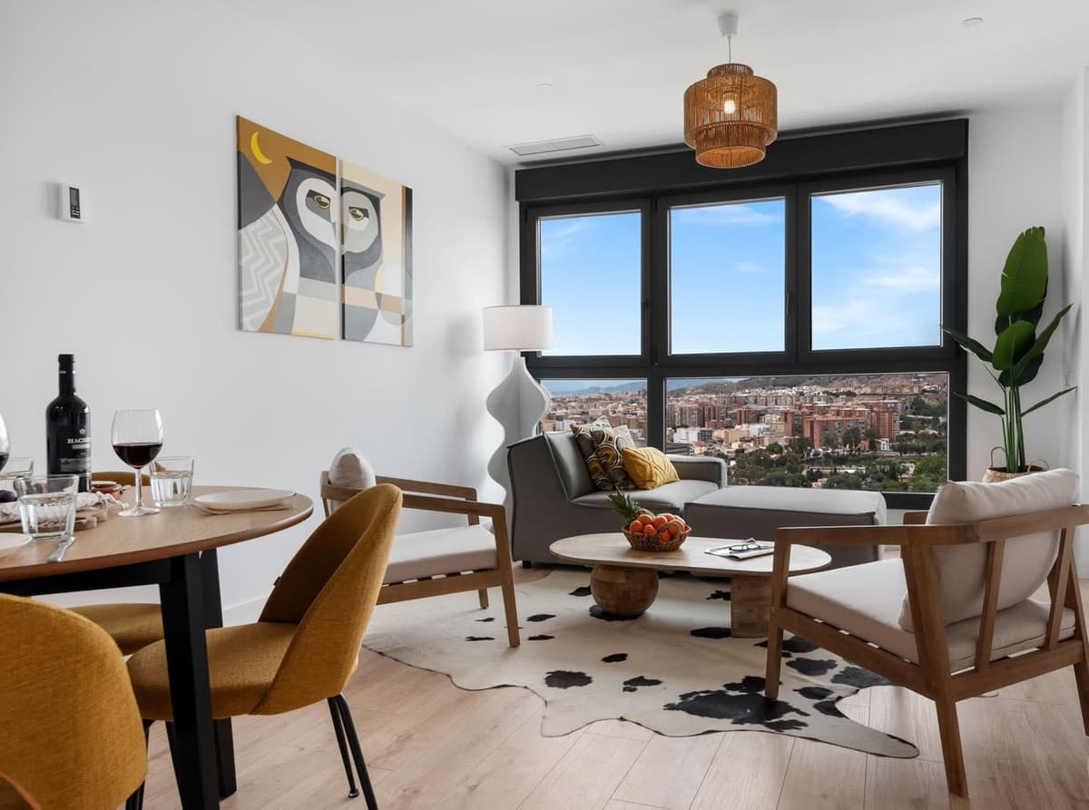 Middle Floor Apartment in Málaga — photo 6 of 10