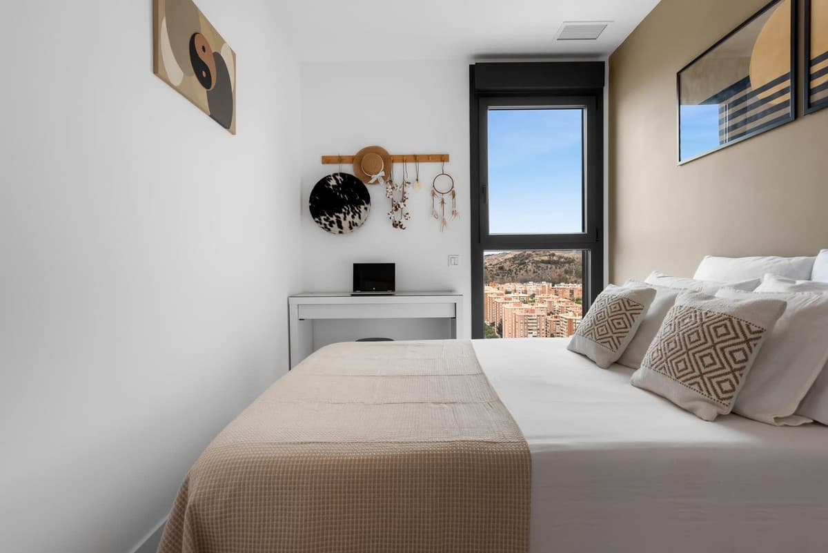 Middle Floor Apartment in Málaga — photo 10 of 10