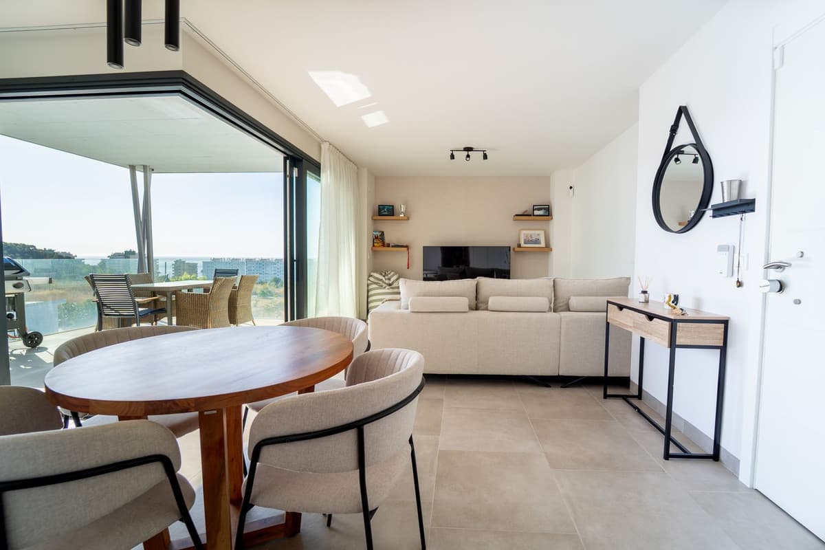 Middle Floor Apartment in Los Pacos — photo 4 of 10