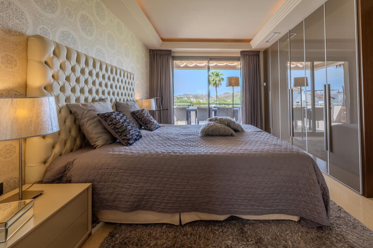Ground Floor Apartment in Benahavís — photo 9 of 10