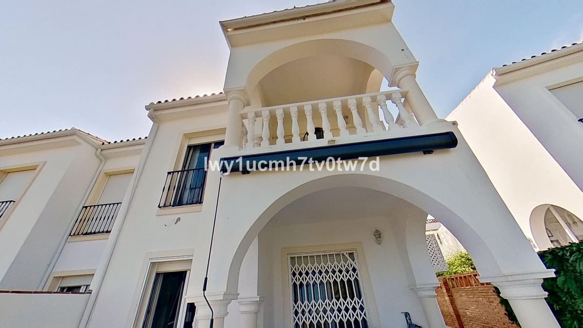Townhouse in Mijas — photo 1 of 10