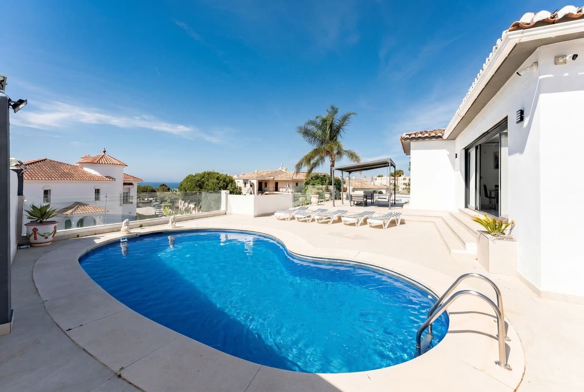 Detached Villa in Riviera del Sol — photo 1 of 10