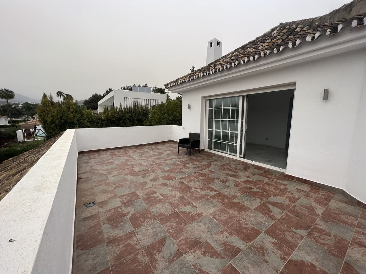 Detached Villa in Nueva Andalucía — photo 5 of 10