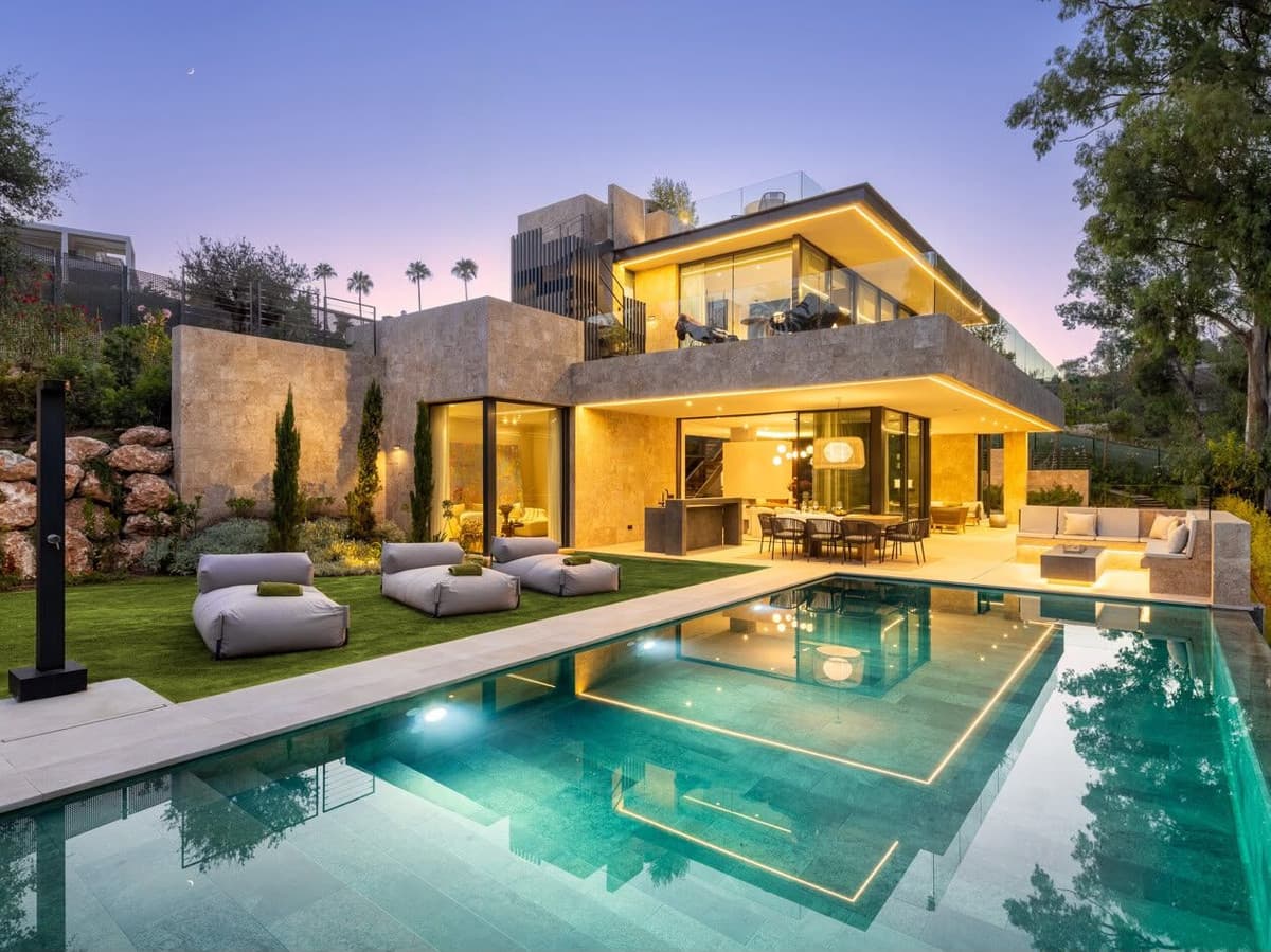 Detached Villa in Marbella — photo 1 of 10