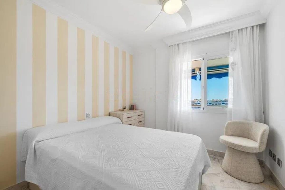 Middle Floor Apartment in Puerto Banús — photo 6 of 10