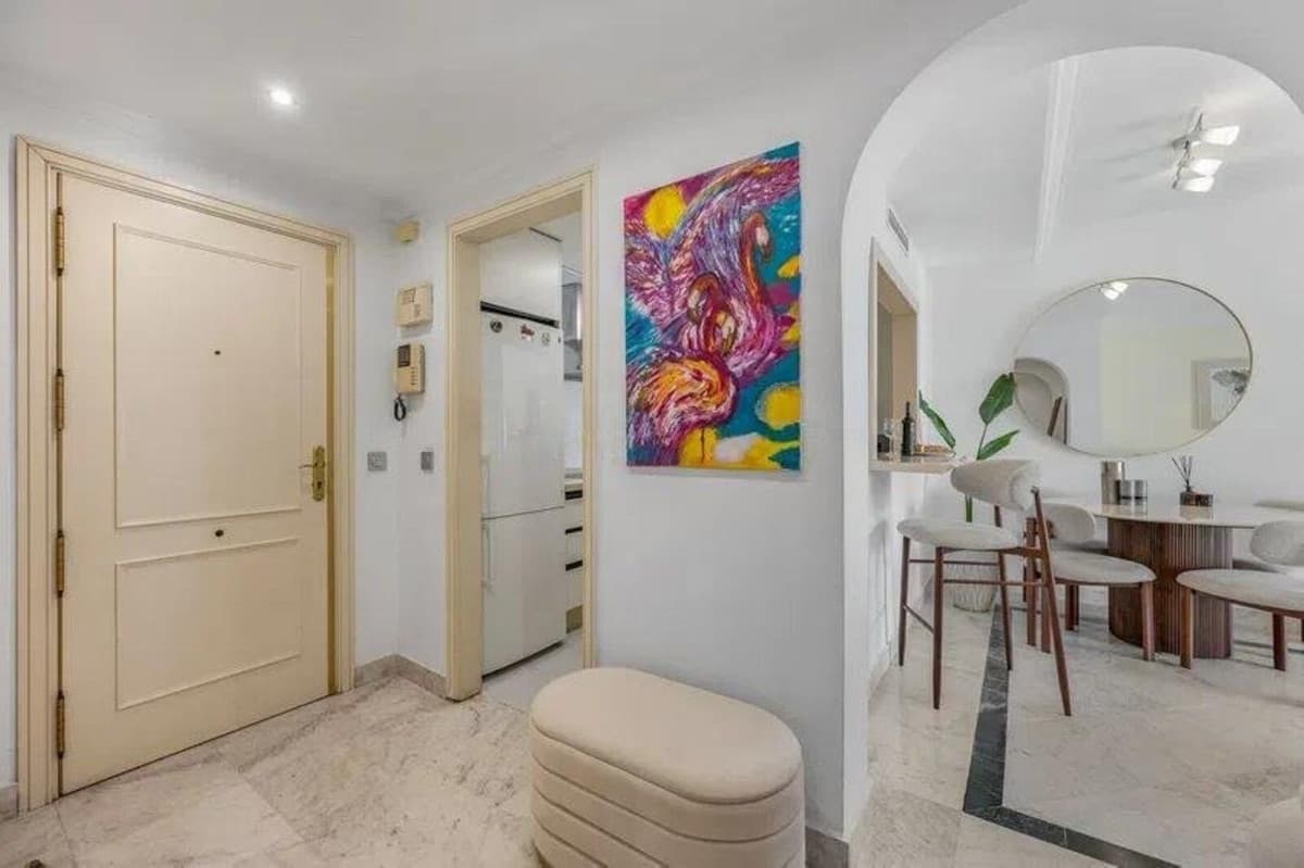Middle Floor Apartment in Puerto Banús — photo 10 of 10