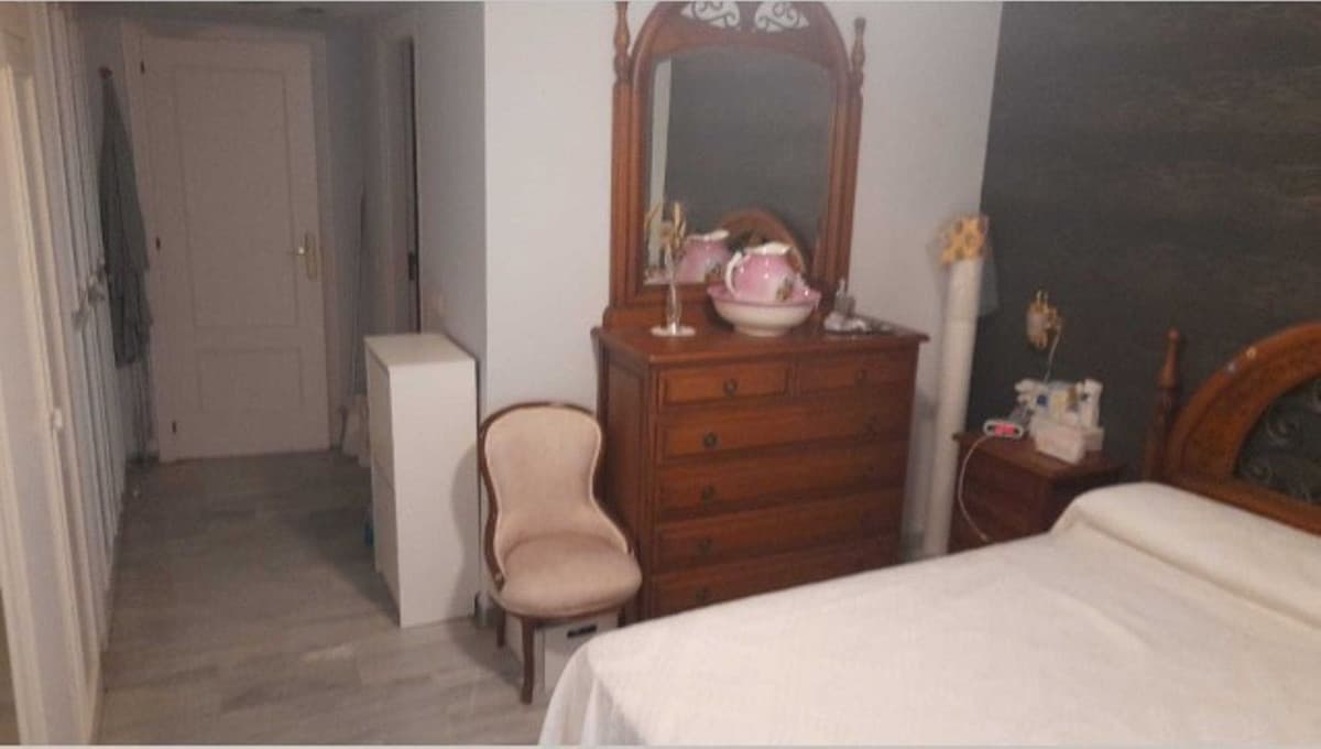 Middle Floor Apartment in Torremolinos — photo 3 of 8