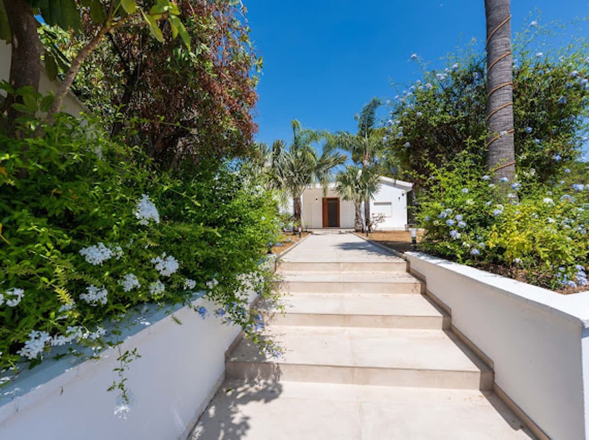 Detached Villa in El Madroñal — photo 3 of 10