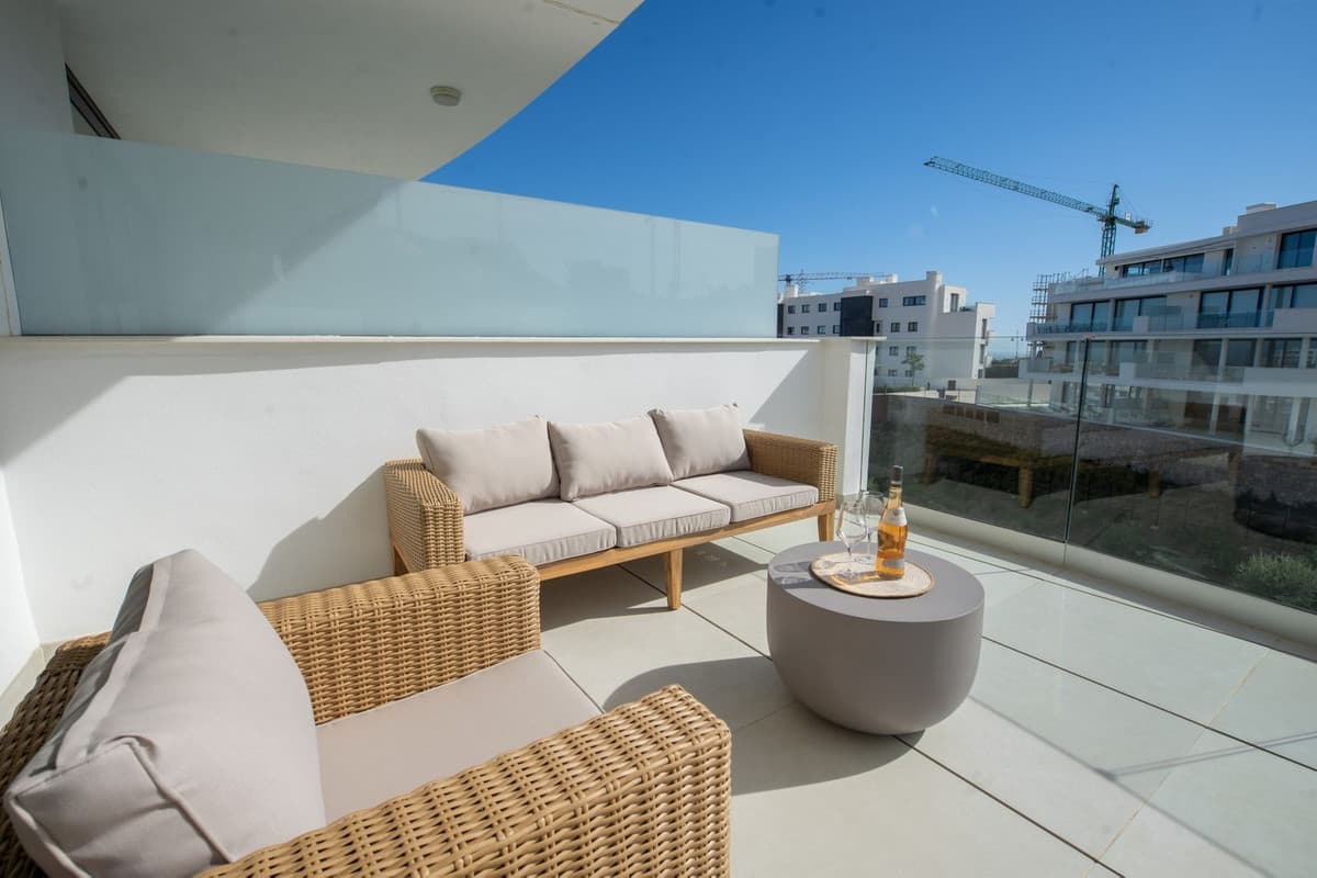 Middle Floor Apartment in Higueron — photo 3 of 10