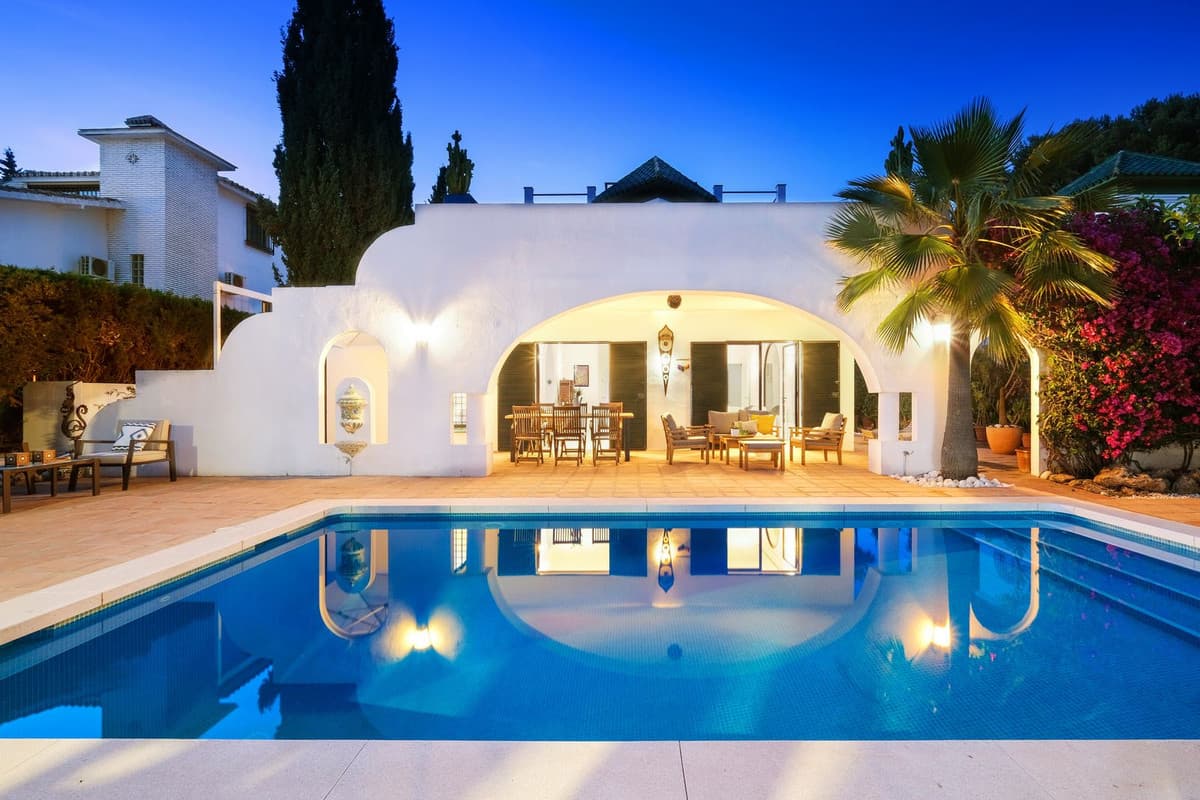 Detached Villa in Marbella — photo 1 of 10