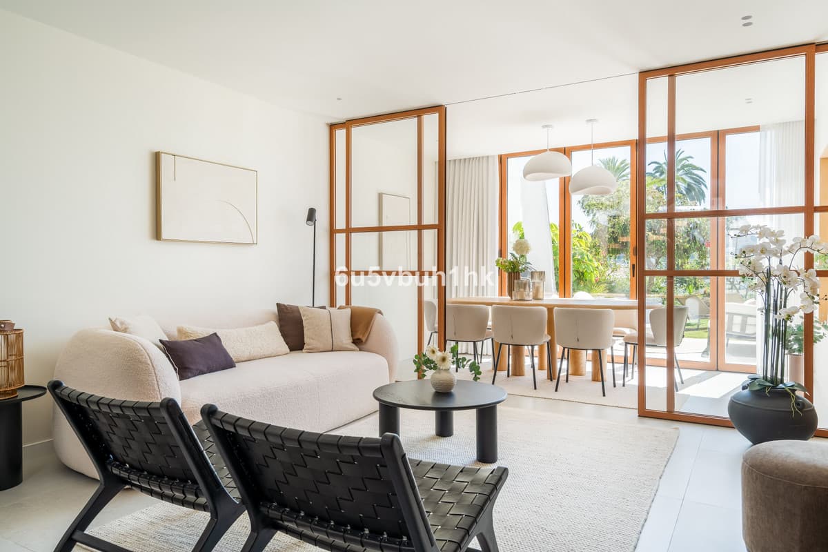 Townhouse in Nueva Andalucía — photo 3 of 10