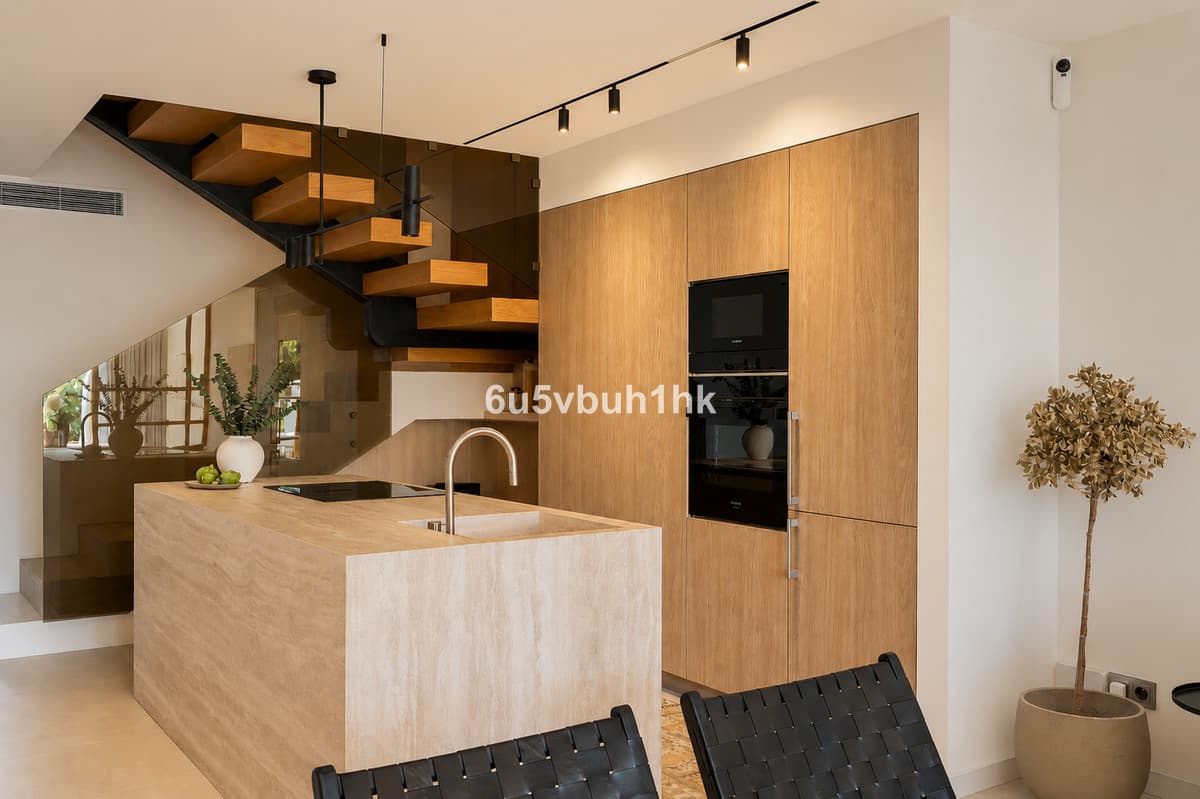 Townhouse in Nueva Andalucía — photo 9 of 10