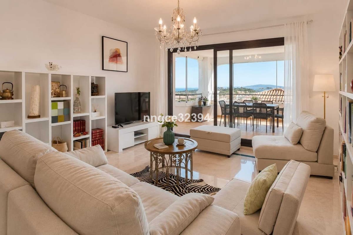 Middle Floor Apartment in Casares — photo 5 of 10