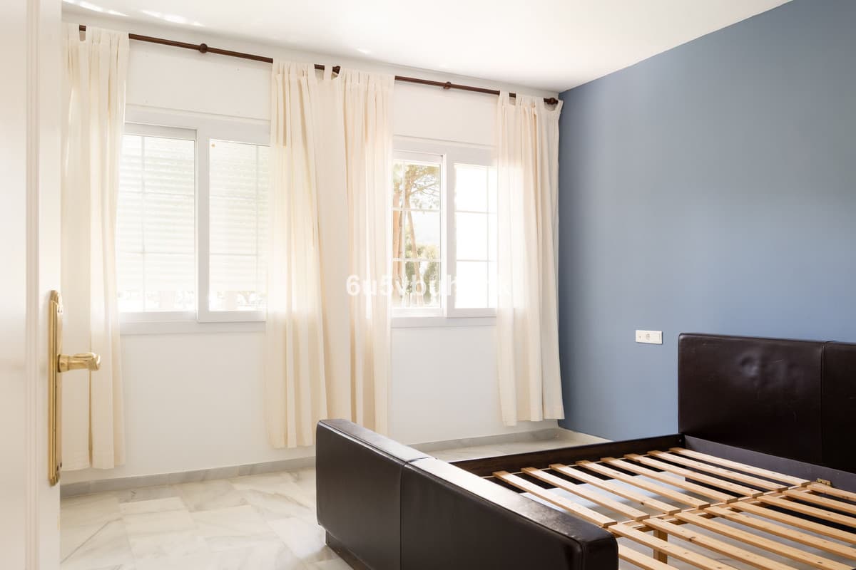 Townhouse in Alhaurín de la Torre — photo 8 of 10