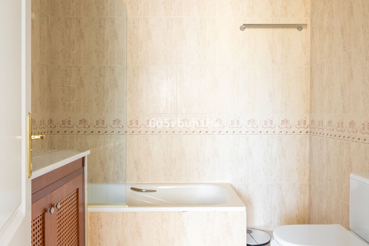 Townhouse in Alhaurín de la Torre — photo 10 of 10