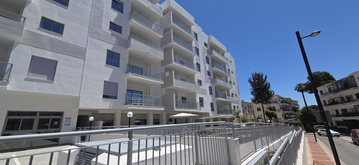 Middle Floor Apartment in Benalmadena — photo 3 of 10