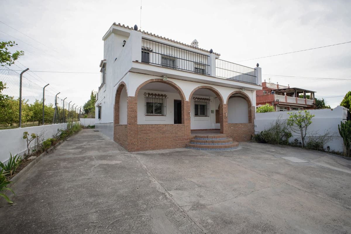 Cortijo in Alhaurín el Grande — photo 1 of 10