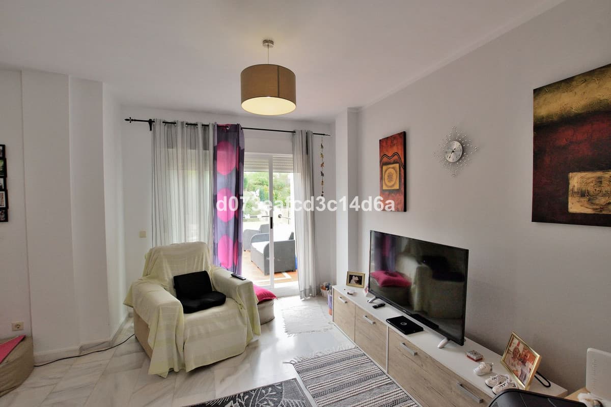 Semi-Detached House in San Luis de Sabinillas — photo 5 of 10