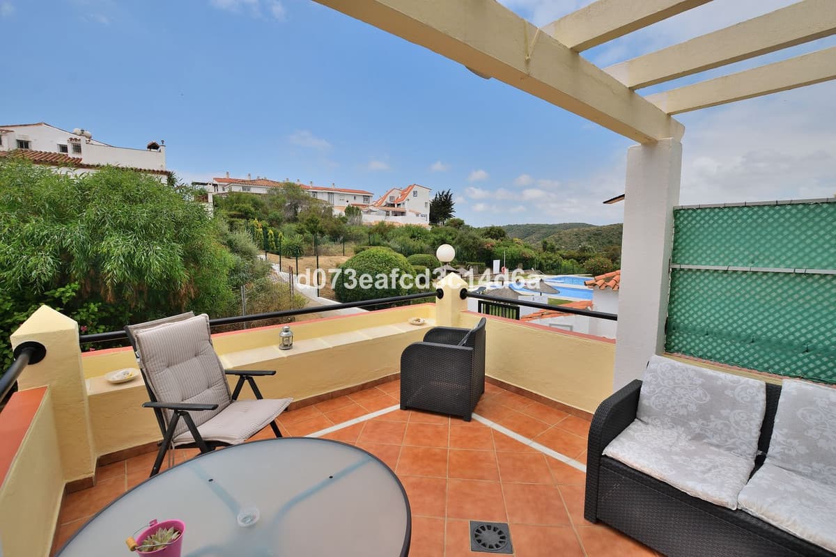 Semi-Detached House in San Luis de Sabinillas — photo 8 of 10