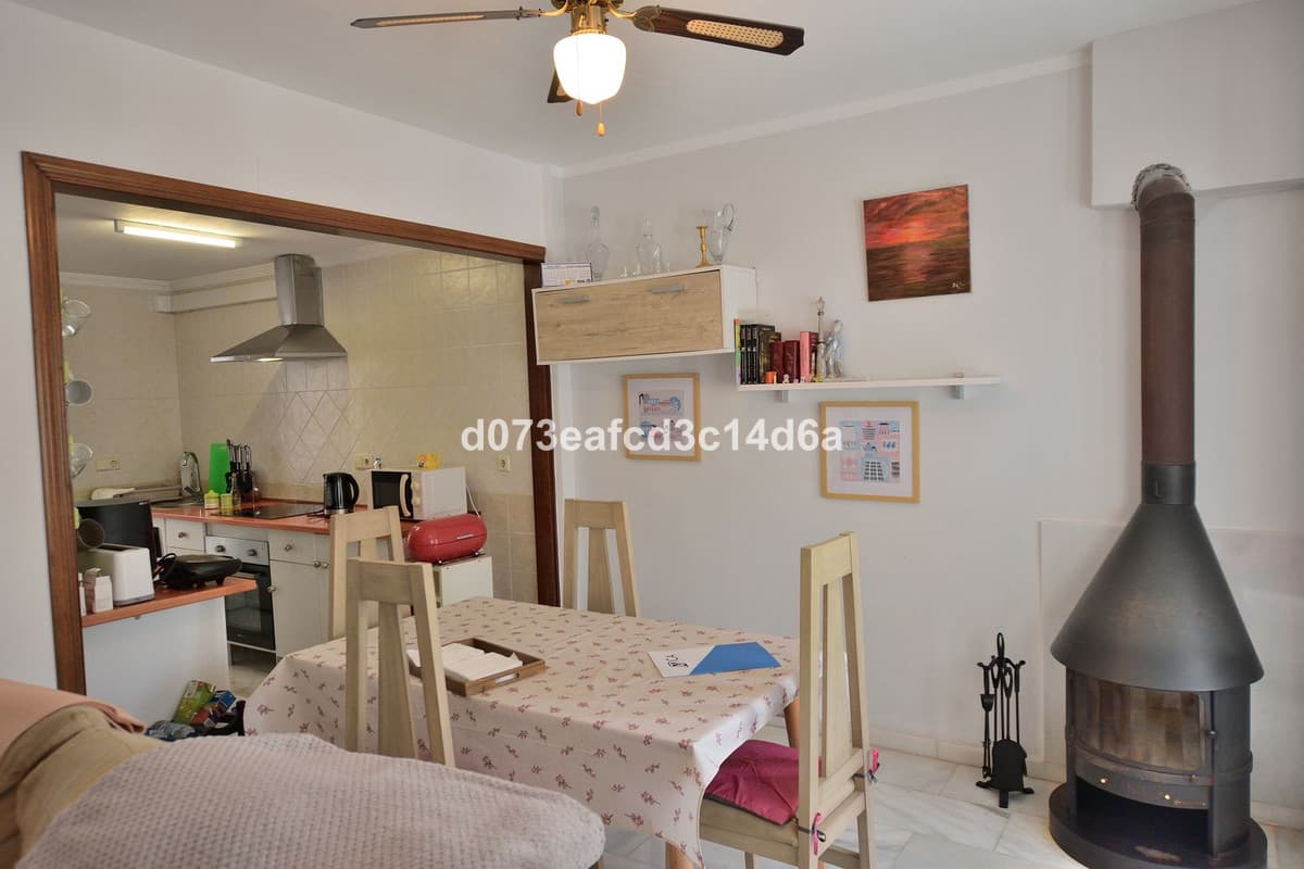 Semi-Detached House in San Luis de Sabinillas — photo 9 of 10