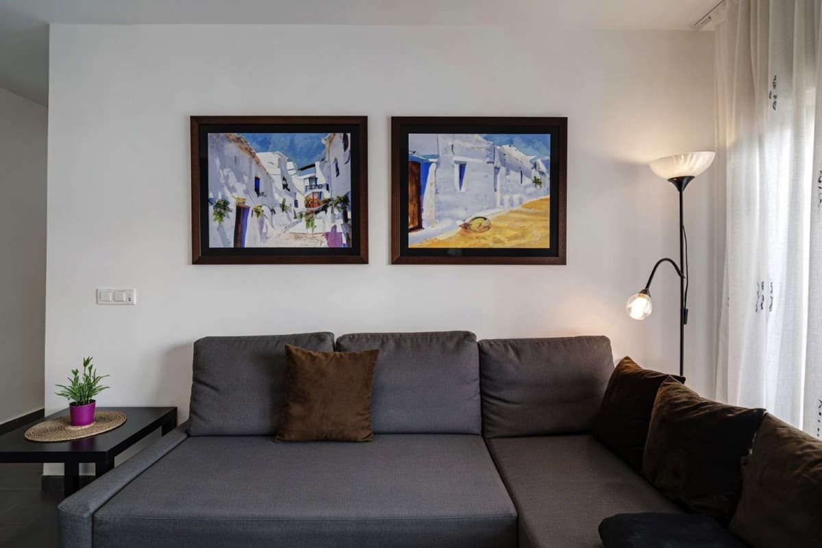 Middle Floor Apartment in Marbella — photo 3 of 10