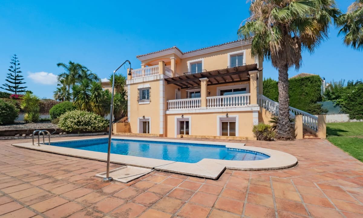 Detached Villa in Coín — photo 1 of 10
