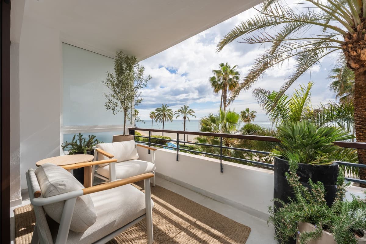 Middle Floor Apartment in Estepona — photo 4 of 10