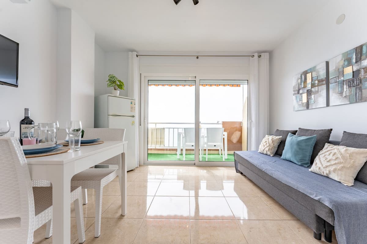 Middle Floor Apartment in Fuengirola — photo 3 of 10
