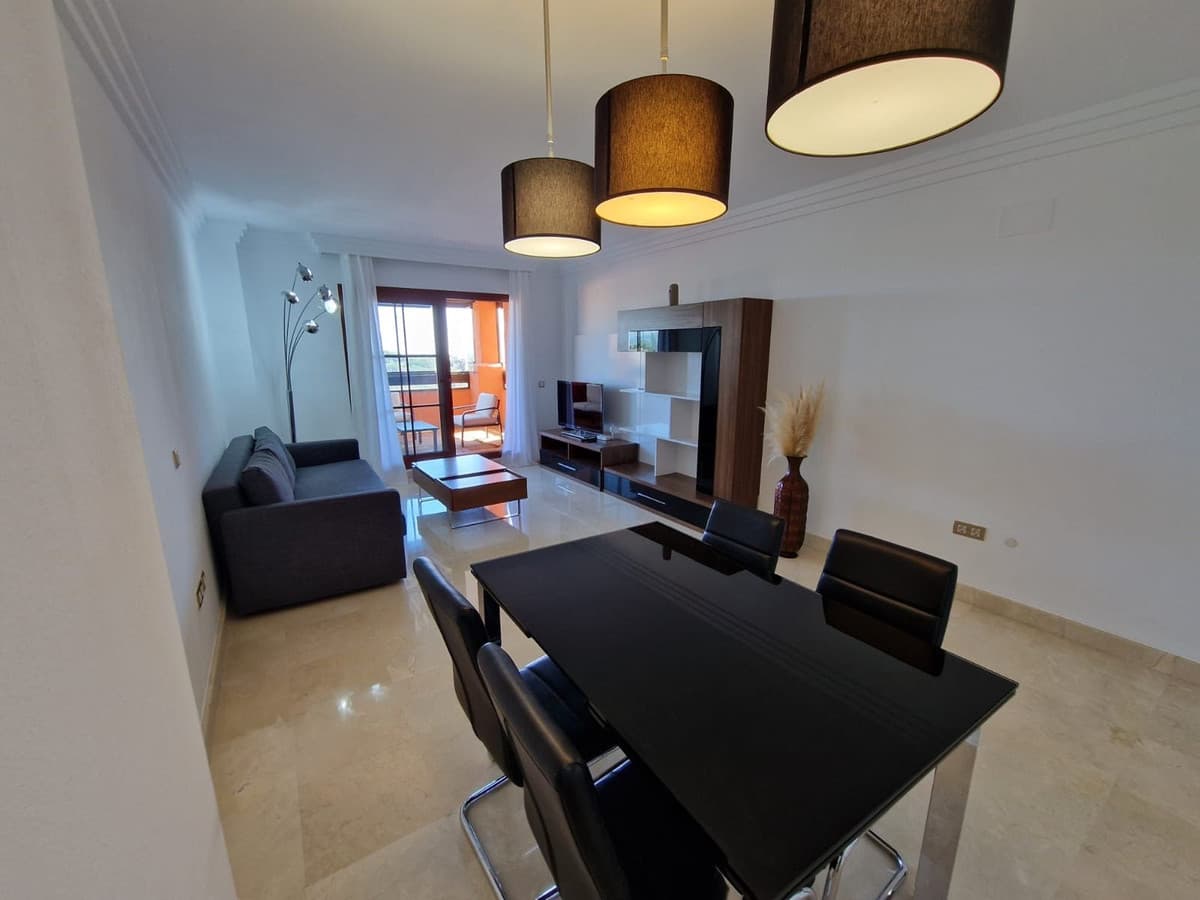 Middle Floor Apartment in Benahavís — photo 6 of 10