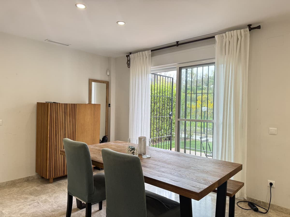 Ground Floor Apartment in Nueva Andalucía — photo 4 of 10