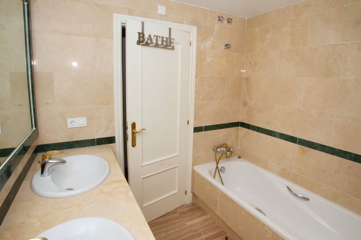 Ground Floor Apartment in Elviria — photo 7 of 10