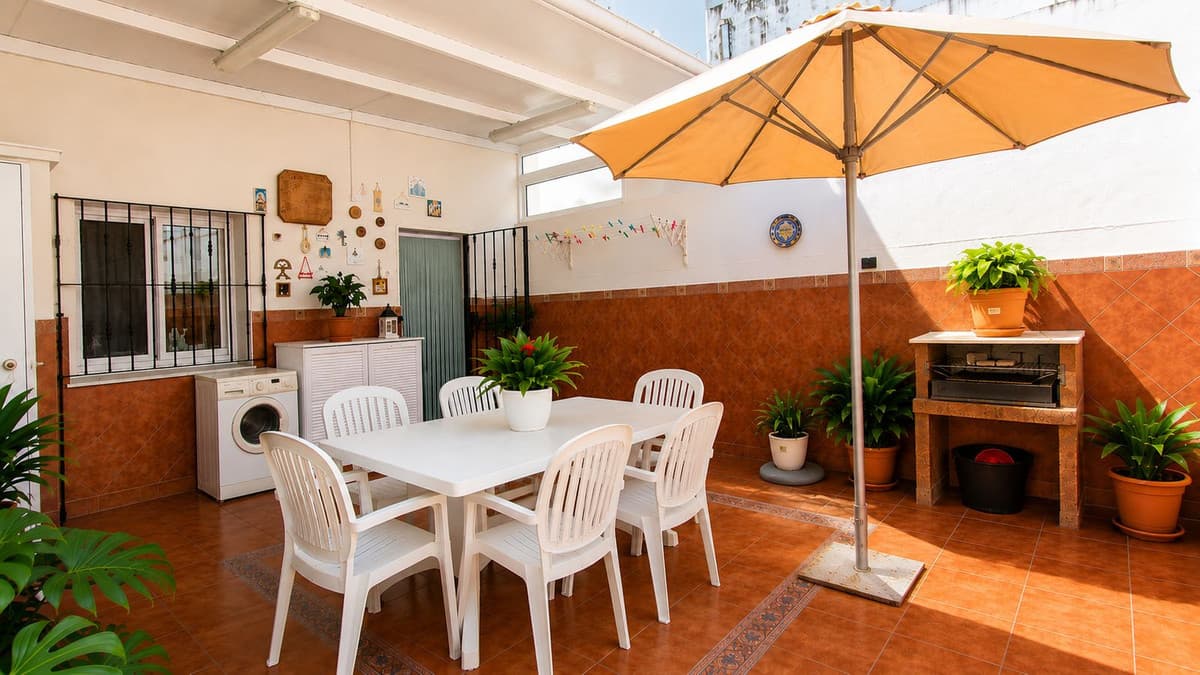 Townhouse in La Línea — photo 5 of 10