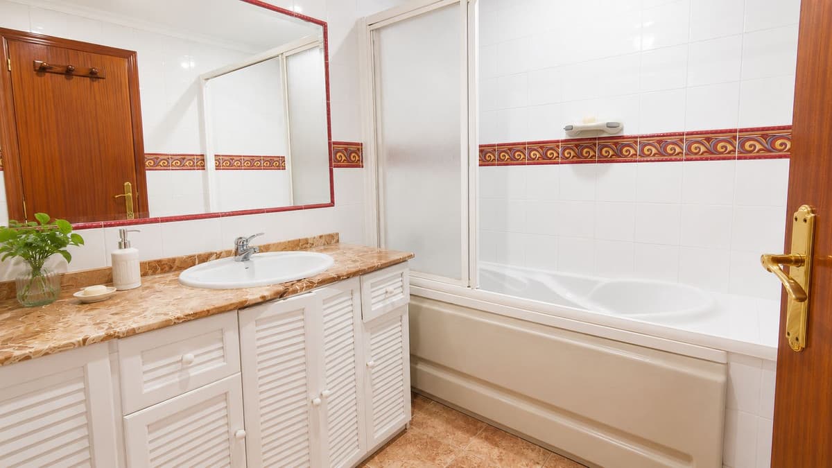 Townhouse in La Línea — photo 9 of 10