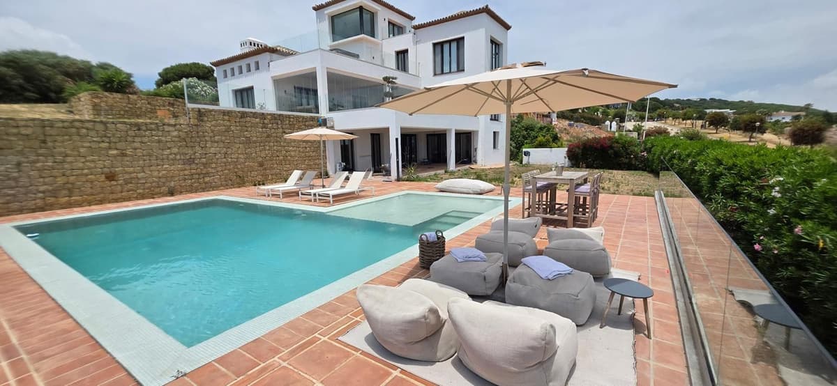 Detached Villa in Sotogrande — photo 1 of 10