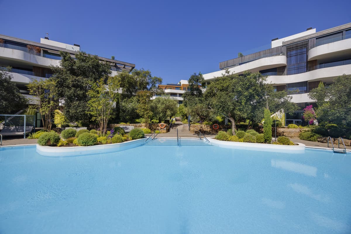 Middle Floor Apartment in Sotogrande — photo 1 of 10
