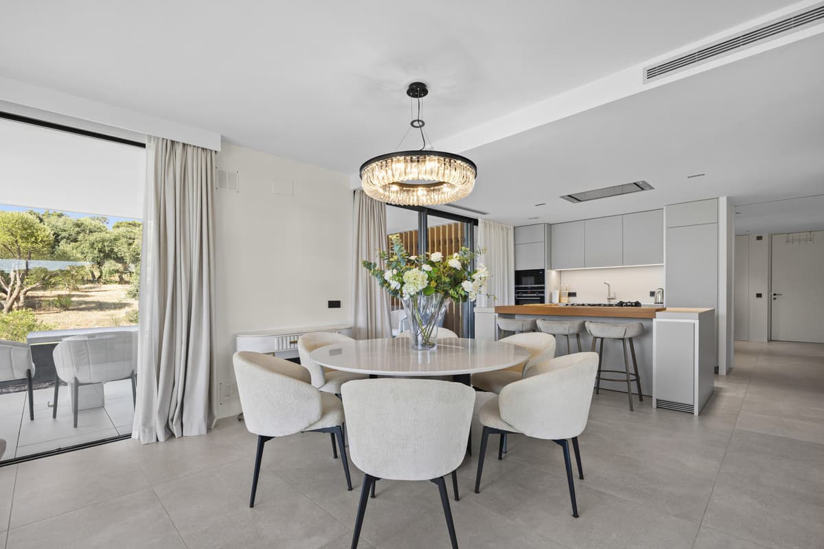 Middle Floor Apartment in Sotogrande — photo 7 of 10