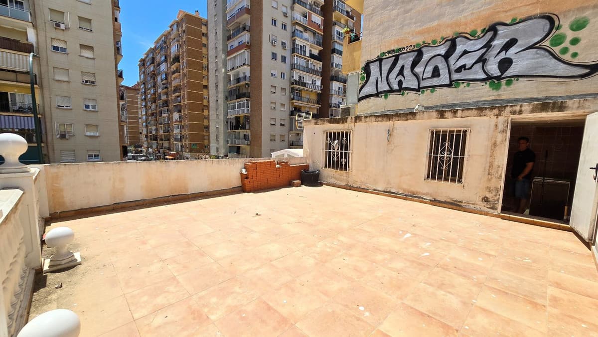 Townhouse in Málaga — photo 1 of 10