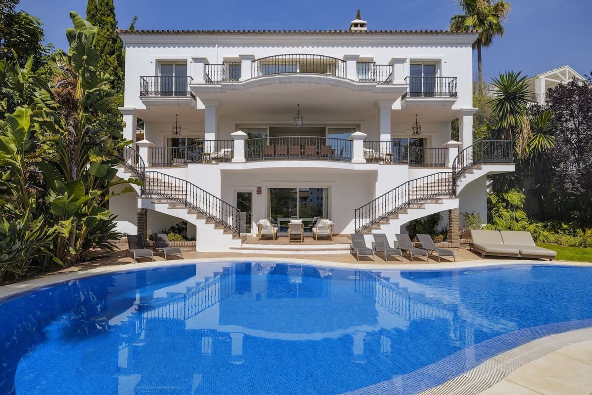 Detached Villa in Benahavís — photo 2 of 10