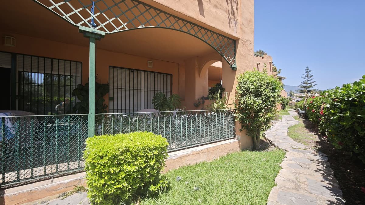 Ground Floor Apartment in Guadalmina Alta — photo 1 of 10