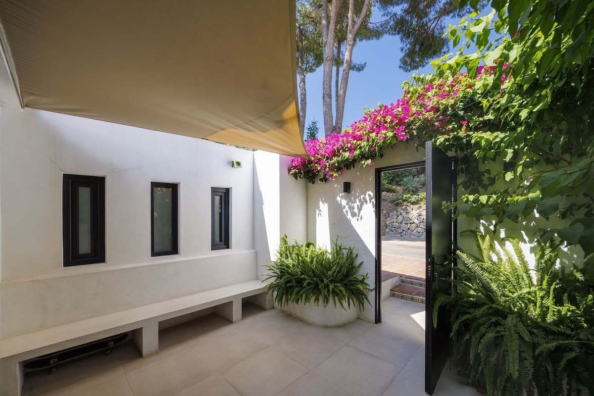 Semi-Detached House in Nueva Andalucía — photo 3 of 10