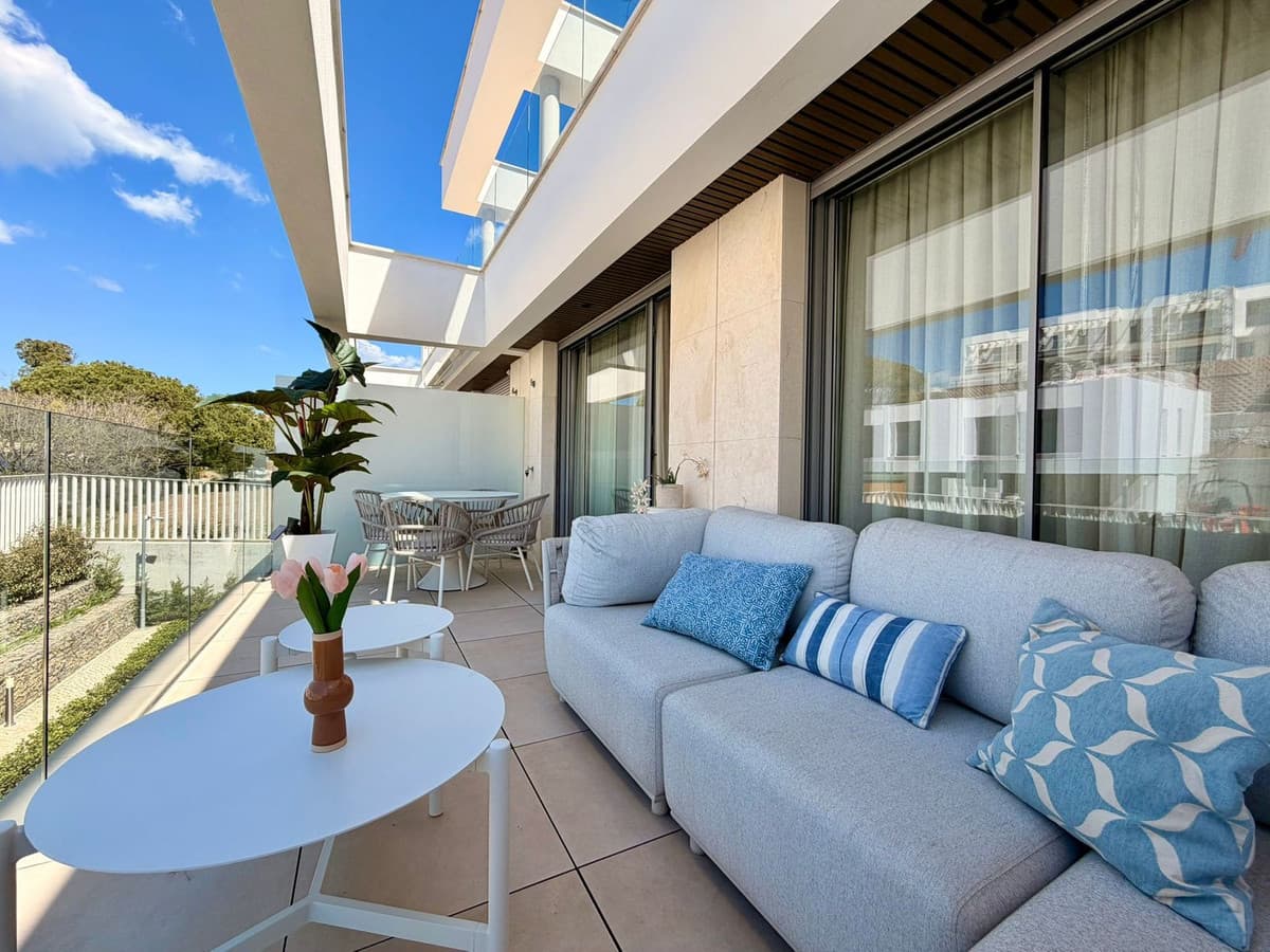 Middle Floor Apartment in Elviria — photo 1 of 10
