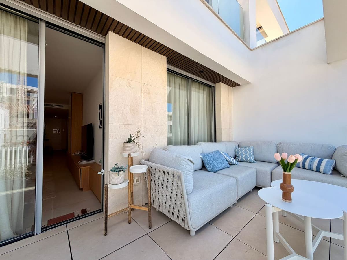 Middle Floor Apartment in Elviria — photo 2 of 10